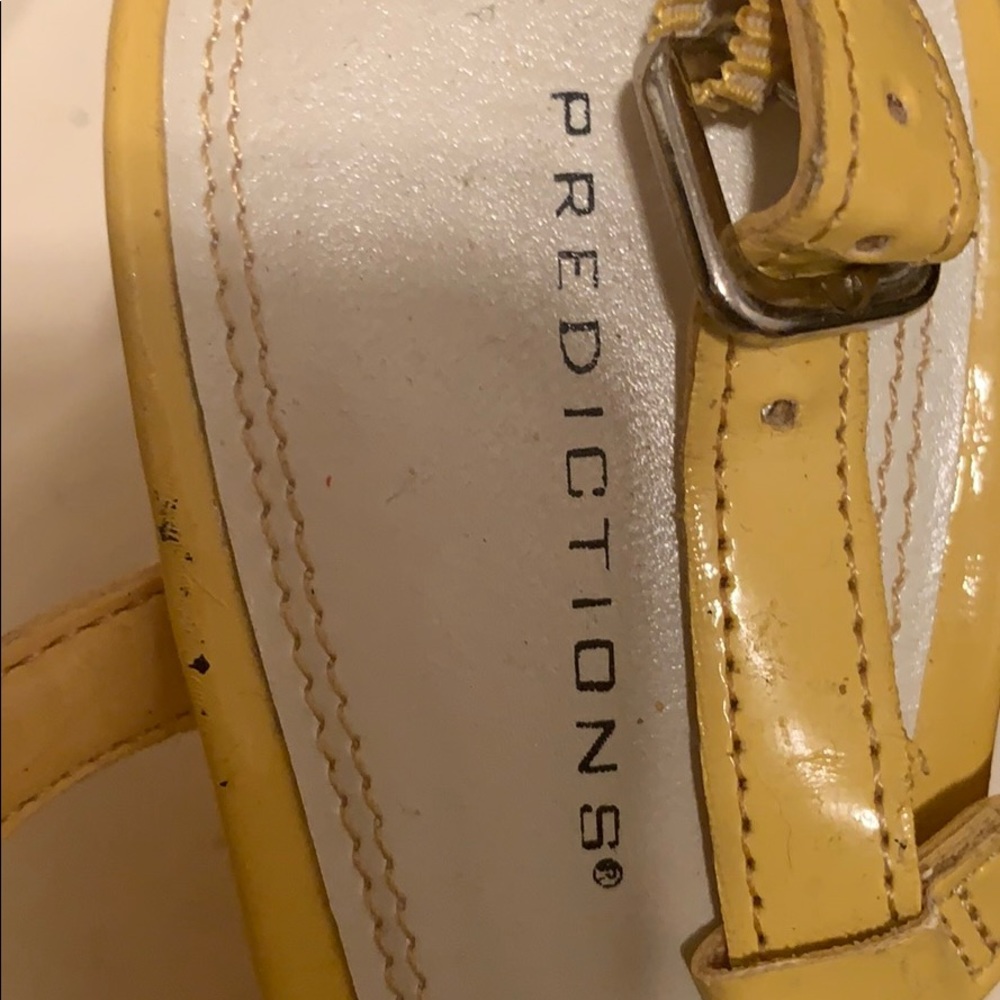 Predictions shoes - Picture 4 of 6